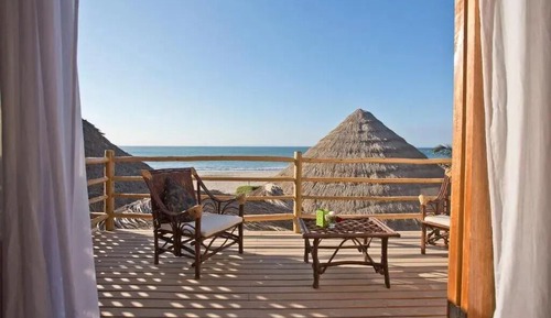 Habitación superior, vistas a la playa
