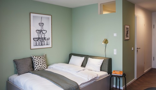 Estudio de diseño, 1 cama de matrimonio, cocina, vistas a la ciudad