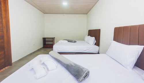 Habitación cuádruple superior, 2 camas de matrimonio, vistas al jardín
