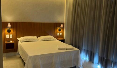 Habitación básica con 1 cama doble o 2 individuales