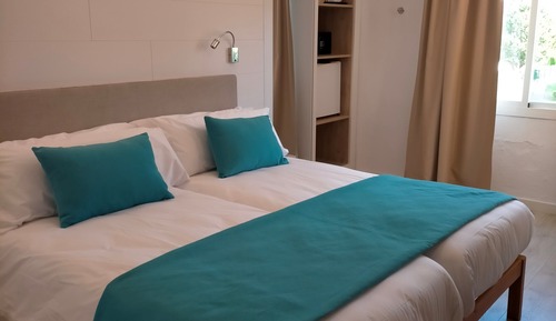 Habitación estándar con 2 camas individuales, vistas a la montaña