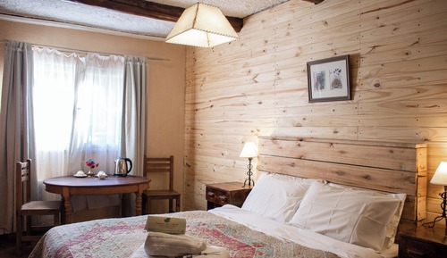 Habitación tradicional con 1 cama doble o 2 individuales, vistas al parque