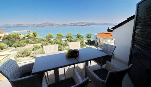 Apartamento (Three Bedroom Apartment with Terrace )