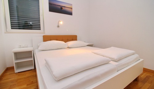 Apartamento (One-Bedroom Apartment with Terrace an)