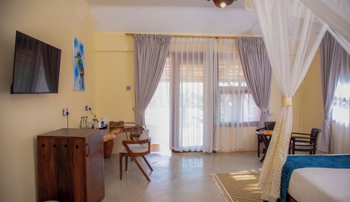 Habitación estándar doble, 1 cama de matrimonio, baño privado, vistas al río