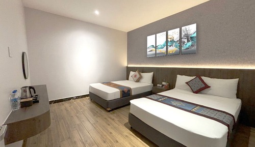 Apartamento panorámico, balcón, vistas parciales al mar