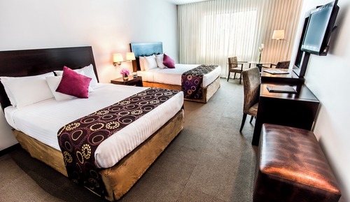 Habitación clásica doble, 2 camas de matrimonio, vistas a la ciudad