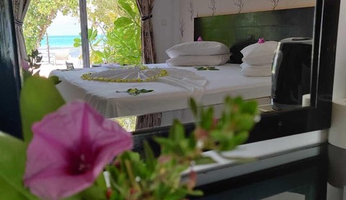 Habitación doble superior, 1 cama de matrimonio grande, baño privado, vistas a la playa