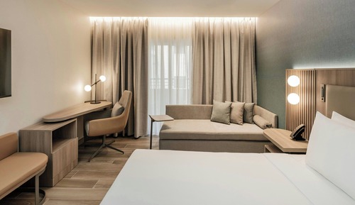Habitación familiar, 1 cama de matrimonio grande con sofá cama, no fumadores, balcón