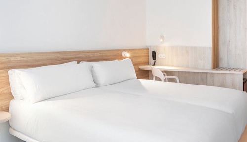 Habitación con 2 camas individuales