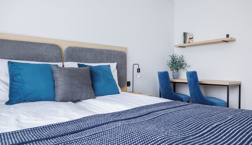 Apartamento clásico, balcón