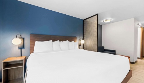 Suite, 1 cama de matrimonio grande, accesible para personas con discapacidad (Accessible Tub)