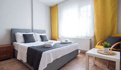 Habitación económica con 1 cama doble o 2 individuales, vistas al patio