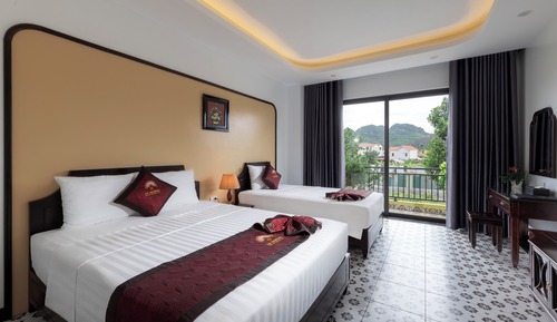 Habitación triple Deluxe, balcón