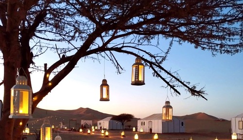 Tienda ejecutiva, vistas al desierto