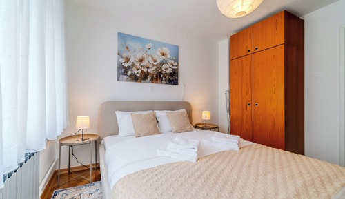 Apartamento familiar, 2 habitaciones (Family Friendly Apartment With)