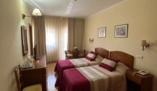 Habitación con 2 camas individuales