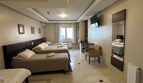 Habitación familiar, vistas a la ciudad