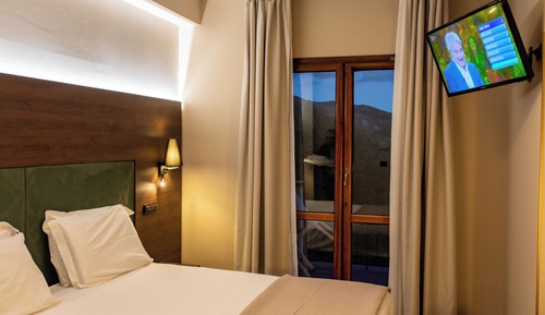 Habitación Deluxe con 1 cama doble o 2 individuales, balcón, vistas a la montaña