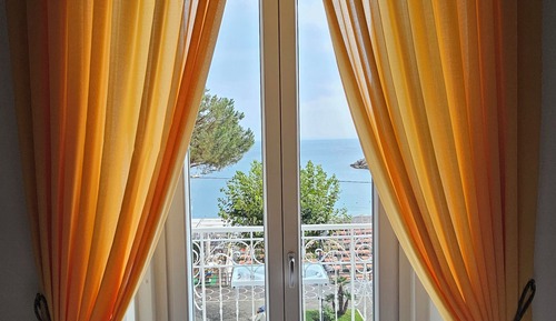 Habitación superior, balcón, vistas al mar