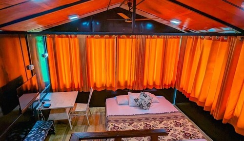 Habitación Deluxe con 1 cama doble o 2 individuales, vistas a la montaña