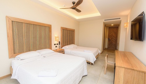 Habitación cuádruple estándar, vistas al jardín
