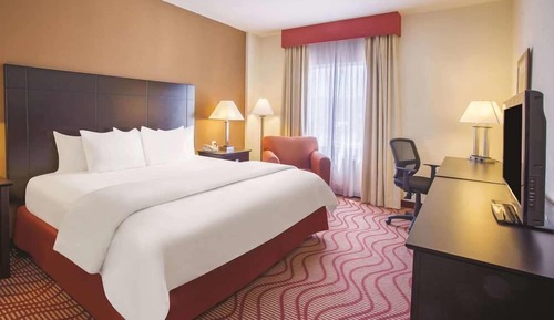 Junior Room, 1 King Bed
