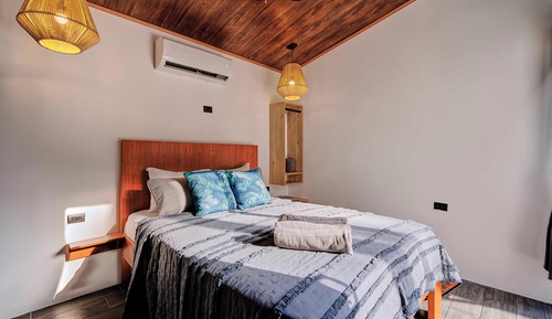 Casa familiar, Aire acondicionado, junto a la piscina