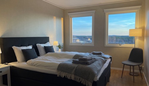 Habitación doble, 1 cama de matrimonio grande, vistas al río, en la zona del patio
