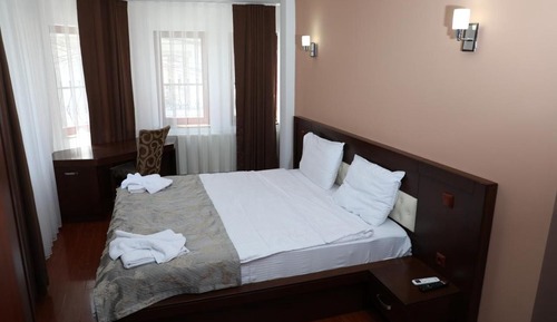 Habitación Deluxe doble, 1 cama de matrimonio grande, vistas a la ciudad