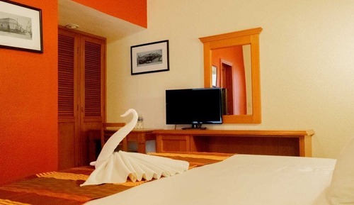 Habitación estándar doble, 2 camas de matrimonio, vistas al jardín