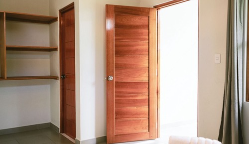 Habitación con 1 cama doble o 2 individuales, vistas al jardín