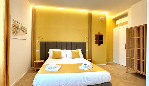 Habitación con 1 cama doble o 2 individuales, baño privado, vistas a la ciudad