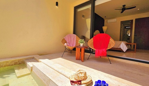 Habitación, piscina privada, en la zona del jardín (Studio with terrace)