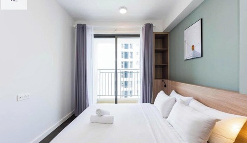 Apartamento de lujo, 3 habitaciones, patio, vistas a la ciudad