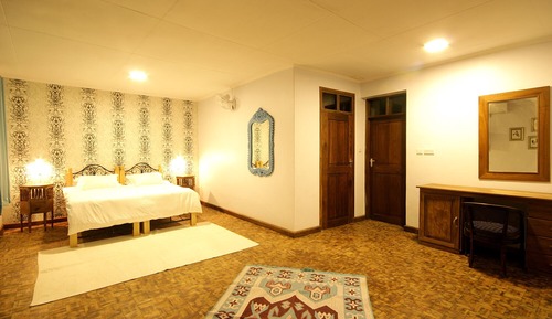 Habitación cuádruple familiar, varias camas, vistas a la montaña