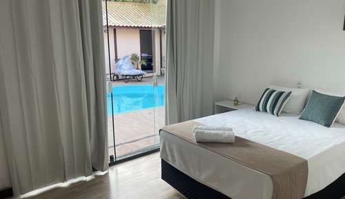 Habitación Confort, vistas a la piscina