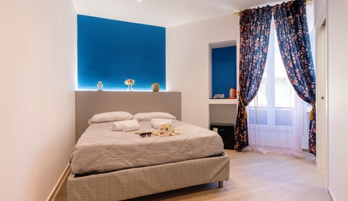 Habitación Confort con 1 cama doble o 2 individuales, baño privado