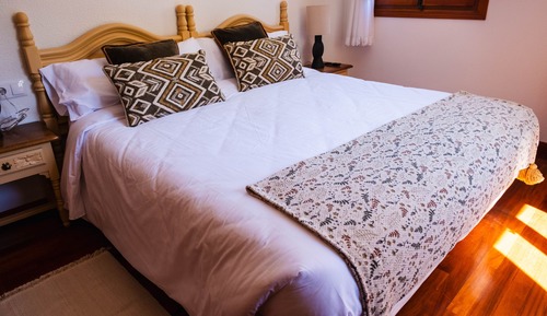 Habitación con 1 cama doble o 2 individuales, vistas a la montaña