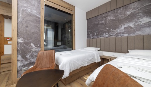 Habitación Confort con 2 camas individuales, balcón