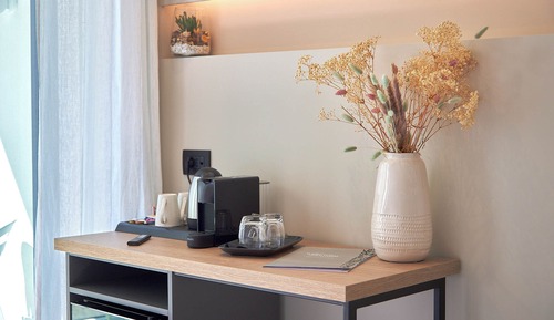 Habitación estándar, balcón, vistas parciales al mar