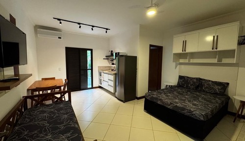 Estudio familiar, 1 habitación, baño privado, vistas al patio