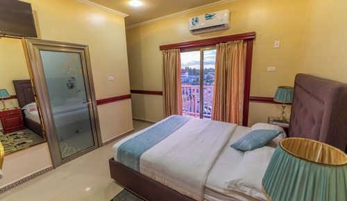 Habitación individual, 1 cama doble, balcón, vistas a la ciudad