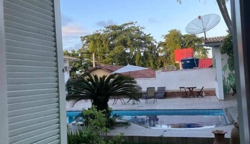 Habitación básica con 1 cama doble o 2 individuales, vistas a la piscina