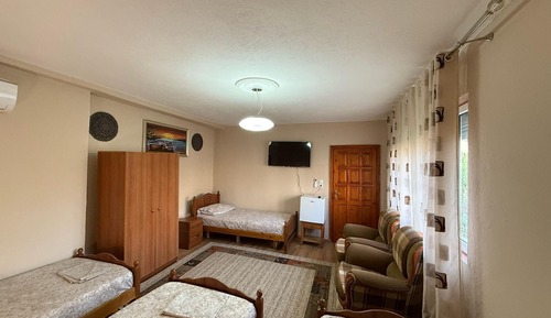 Design Quadruple Room