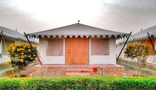 Tienda clásica, balcón, vistas al desierto