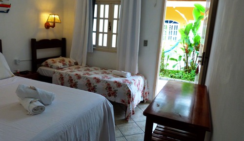 Habitación triple clásica, balcón, vistas al patio