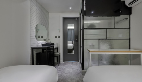 Habitación estándar con 1 cama doble o 2 individuales