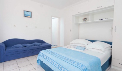 Apartamento (Two Bedroom Apartment with Balcony)