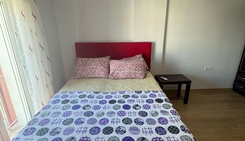Apartamento de diseño, 1 habitación, balcón, vistas a la piscina